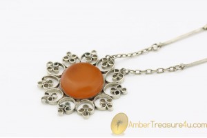 Cute VINTAGE BALTIC AMBER Pendant 