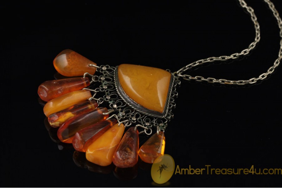 Exclusive VINTAGE Artisan Genuine BALTIC AMBER Pendant 