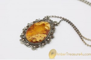 Exclusive VINTAGE Unique Color Genuine BALTIC AMBER Pendant 