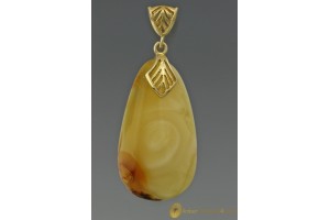 White Butter Genuine BALTIC AMBER Pendant 4.3g 