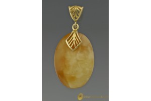 Butter White Genuine BALTIC AMBER Pendant 3.3g 